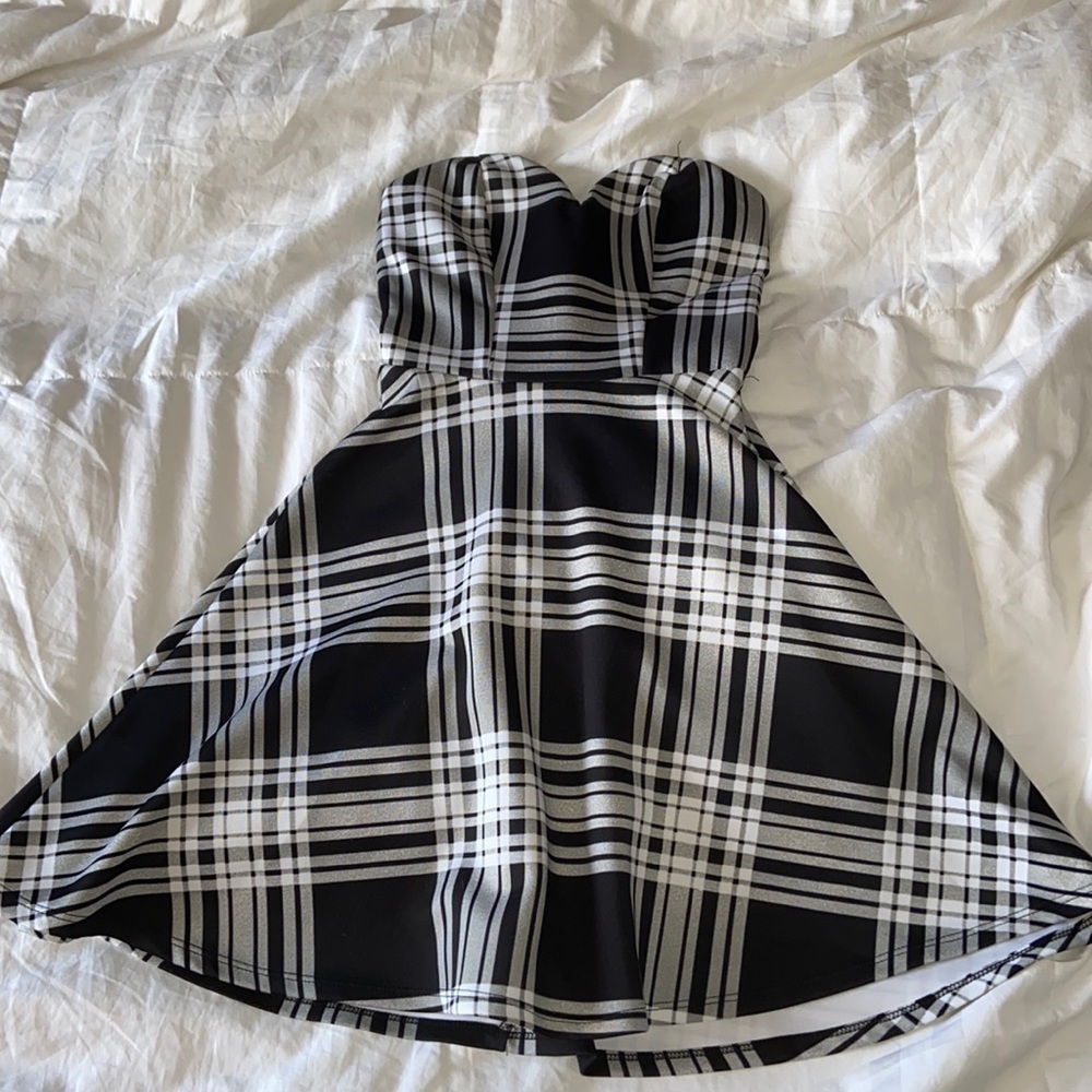 Wet seal strapless dress | XS